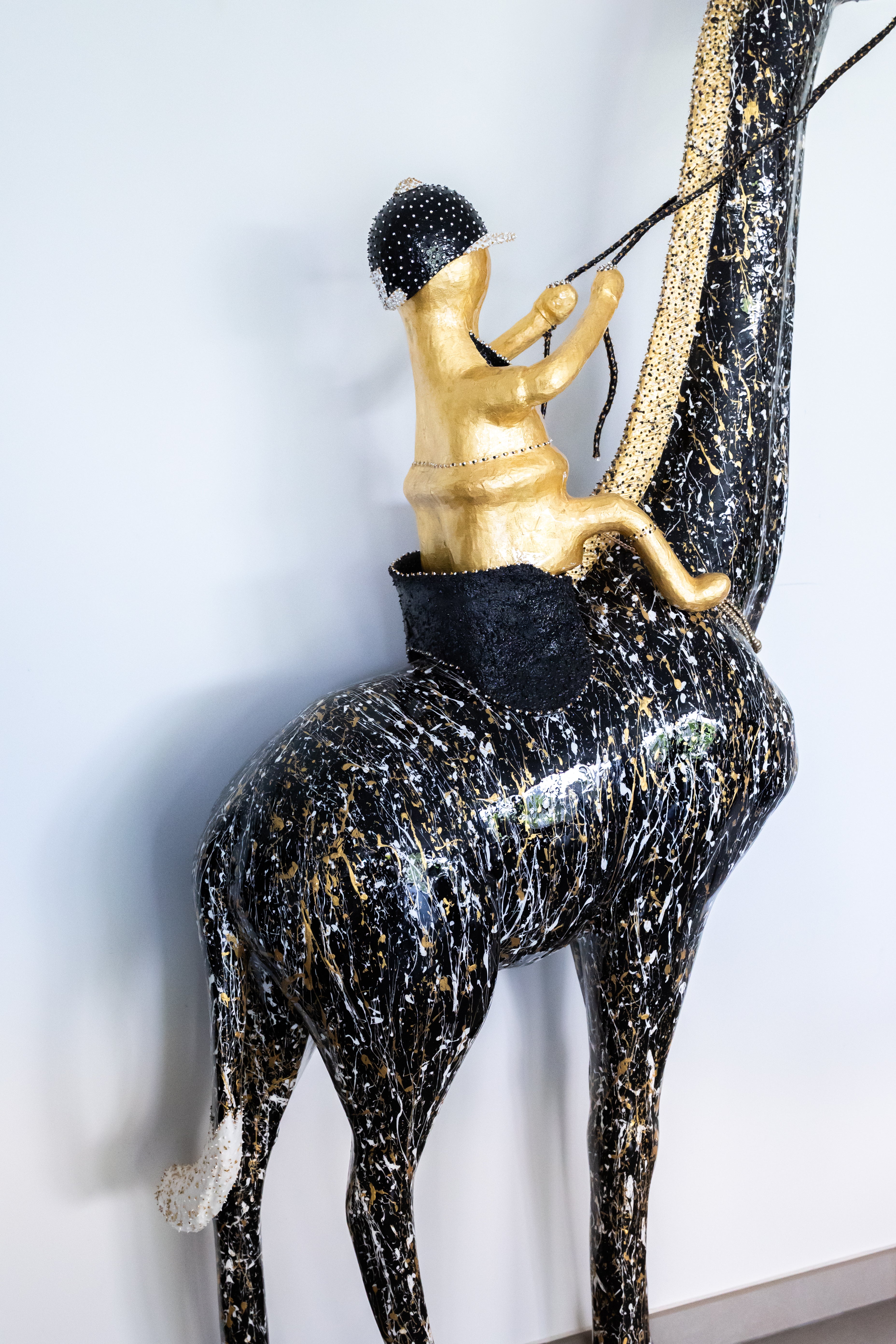 Obby jockey giraffe 1/1 swarovski - bladgoud 22 karaat